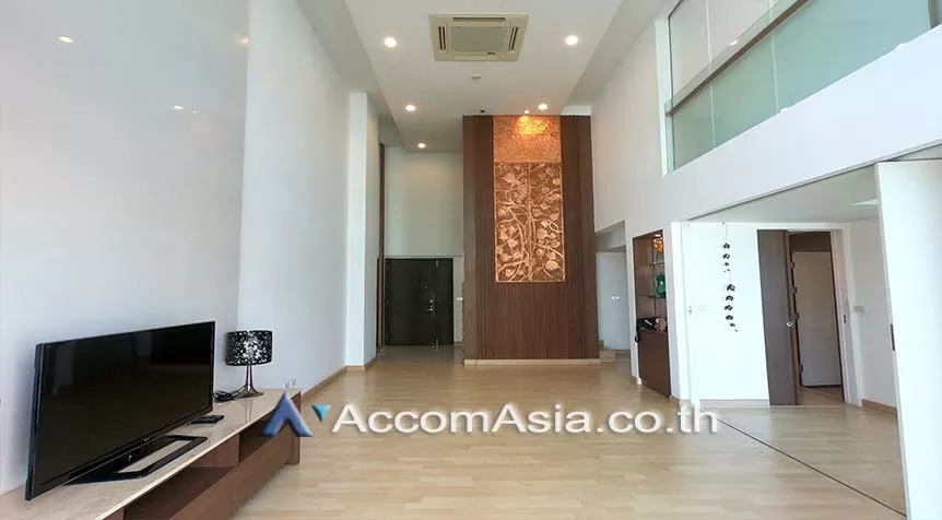 Double High Ceiling, Duplex Condo | The Rajdamri Condominium