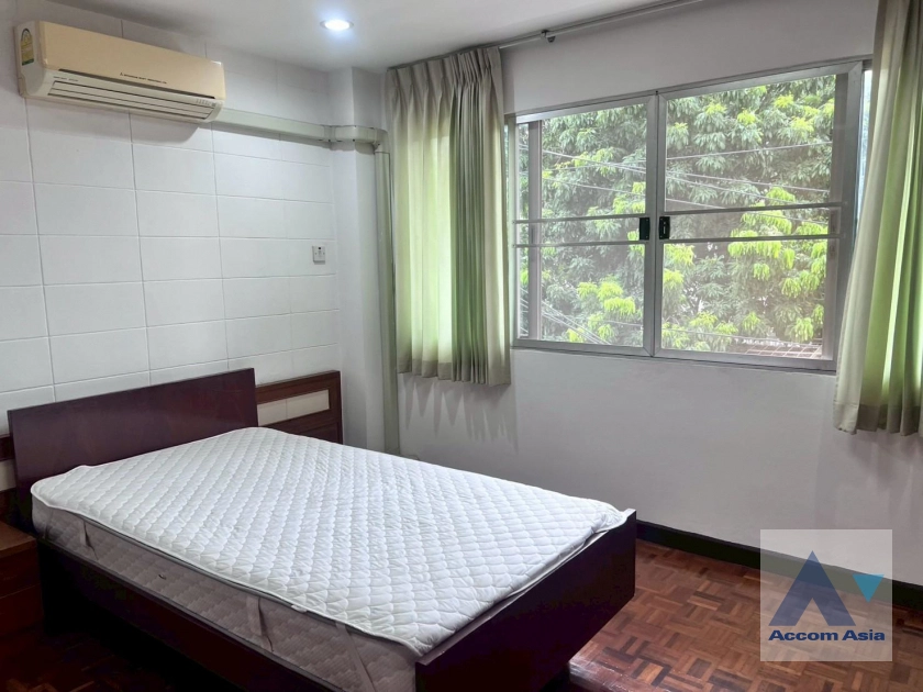 9  3 br Apartment For Rent in Sukhumvit ,Bangkok BTS Thong Lo at Greenery garden and privacy 1419444