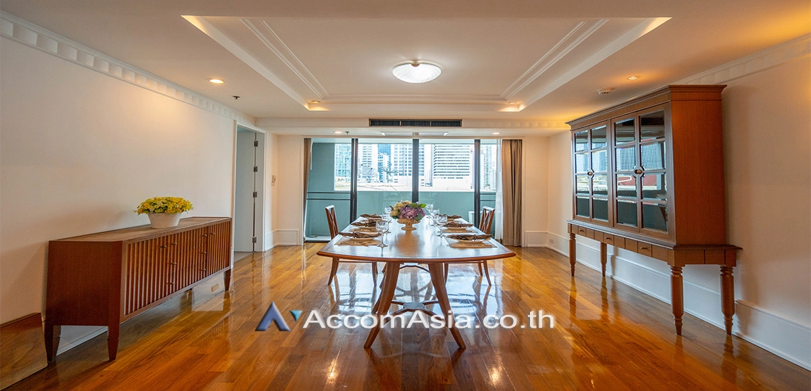 Pet friendly |  Charming view of Sukhumvit Apartment  3 Bedroom for Rent BTS Nana in Sukhumvit Bangkok