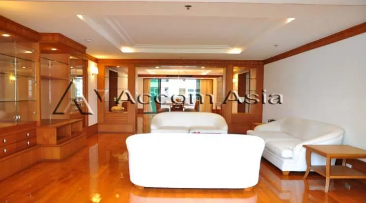  3 Bedrooms  Apartment For Rent in Sukhumvit, Bangkok  near BTS Asok (1519465)