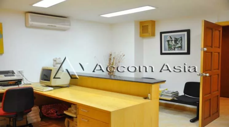  1  3 br Office Space For Rent in Phaholyothin ,Bangkok BTS Ari at Thirapol Building 1519467