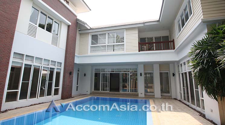 Pet friendly |  Privacy and Peaceful House  4 Bedroom for Rent BTS Thong Lo in Sukhumvit Bangkok