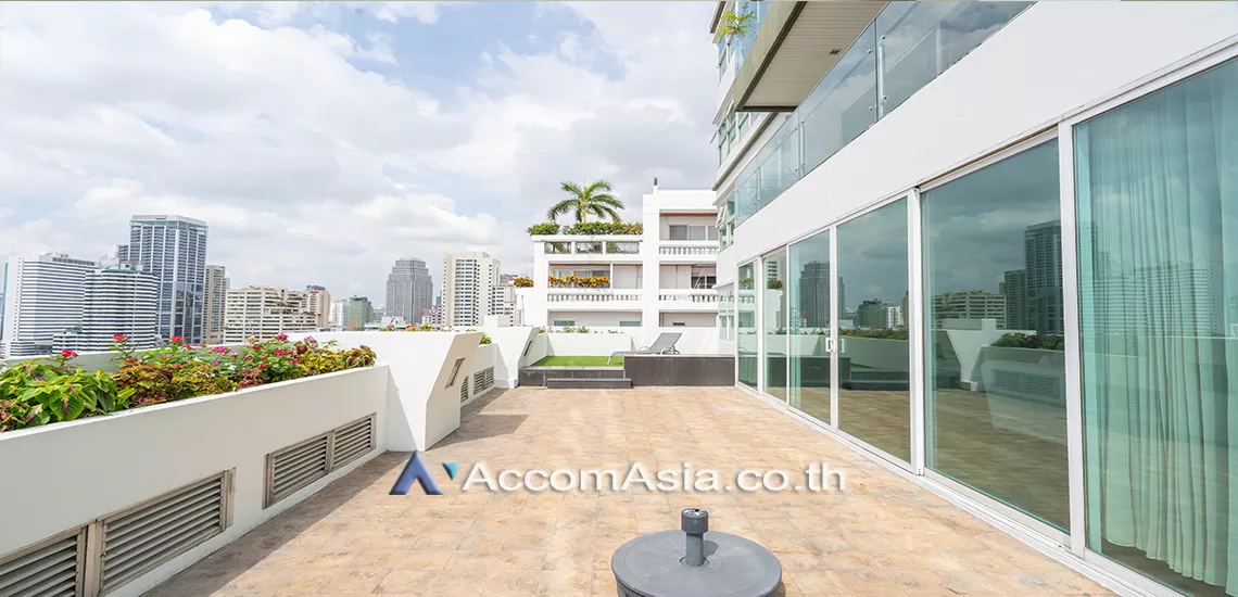 Huge Terrace, Pet friendly |  A unique blend Apartment  3 Bedroom for Rent MRT Sukhumvit in Sukhumvit Bangkok