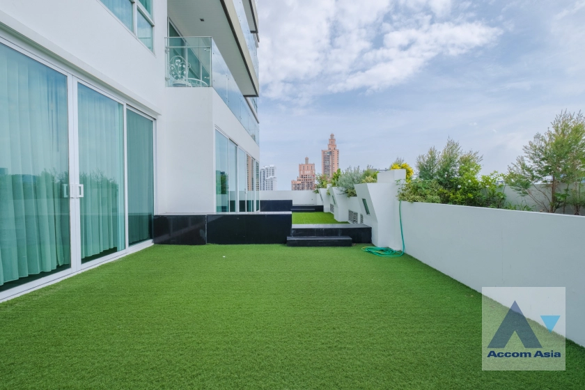 Huge Terrace, Pet friendly |  Serviced Apartment with Park view Apartment  3 Bedroom for Sale & Rent MRT Sukhumvit in Sukhumvit Bangkok