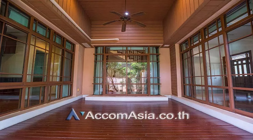 unit 4 Bedrooms  House For Rent in Sukhumvit, Bangkok  near BTS Phra khanong (1819528)