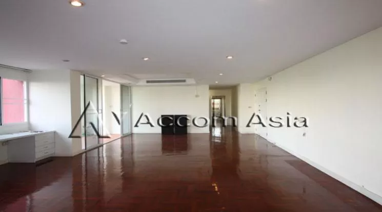 unit 4 Bedrooms  Condominium For Rent in Ploenchit, Bangkok  near BTS Ploenchit (1519537)
