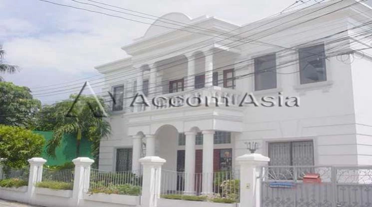 unit 5 Bedrooms  House For Rent in Sukhumvit, Bangkok  near BTS Thong Lo (1819543)