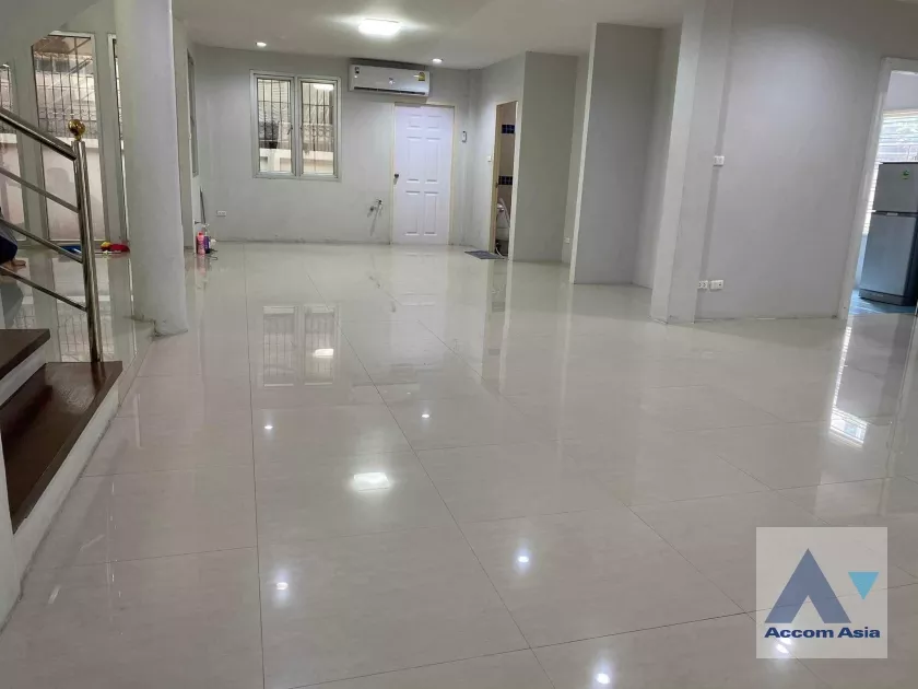  1  3 br House For Rent in Pattanakarn ,Bangkok BTS On Nut at Areena Garden 1819567