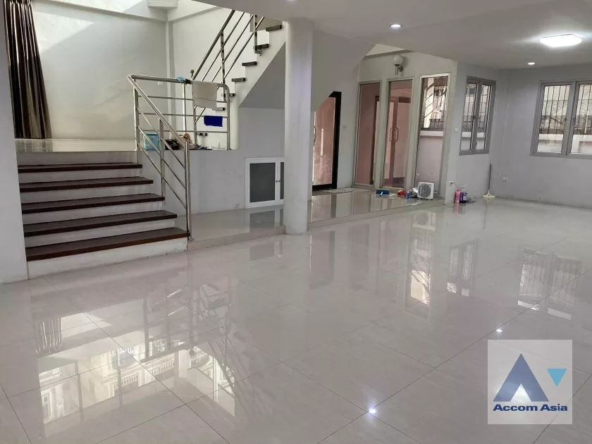 7  3 br House For Rent in Pattanakarn ,Bangkok BTS On Nut at Areena Garden 1819567