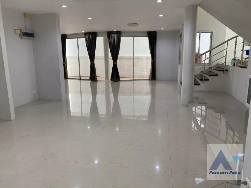  1  3 br House For Rent in Pattanakarn ,Bangkok BTS On Nut at Areena Garden 1819567