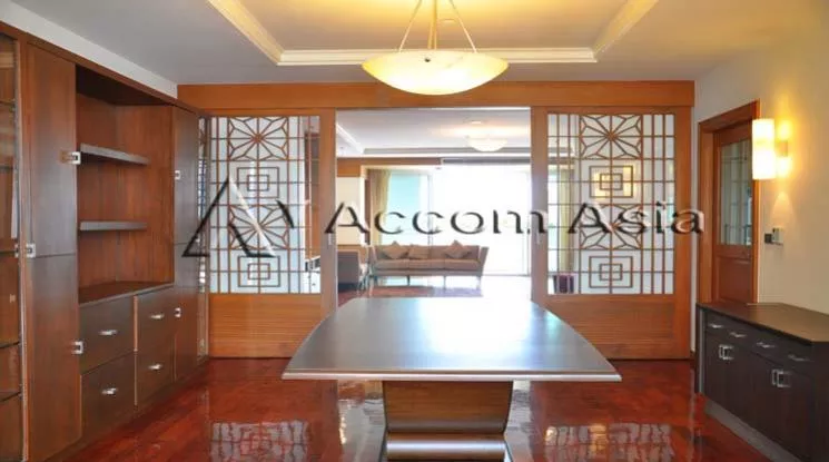 unitBig Balcony, Pet friendly |  3 Bedrooms  Apartment For Rent in Sukhumvit, Bangkok  near BTS Nana (1419589)