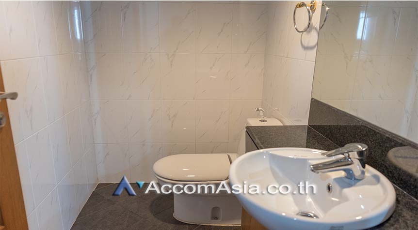  3 Bedrooms Apartment For Rent in sukhumvit ,Bangkok BTS Nana at Fully Furnished Suites 1419590