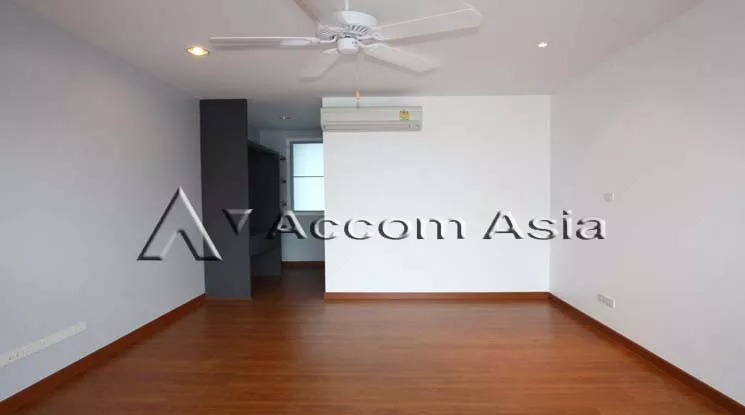 8  4 br House For Rent in Ratchadapisek ,Bangkok MRT Thailand Cultural Center at Well maintain Compound 1819596
