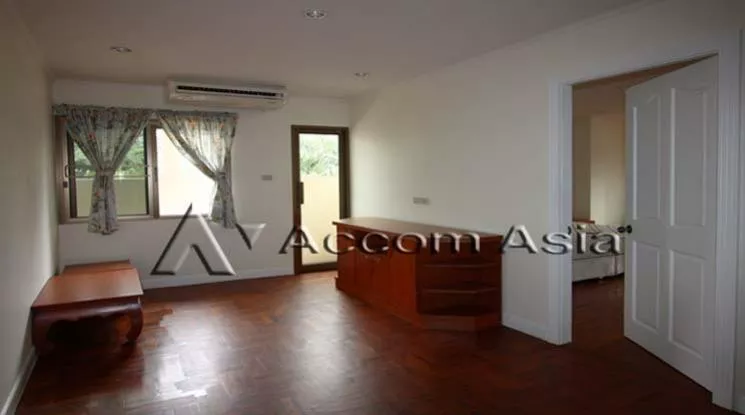  2 Bedrooms  Apartment For Rent in Sukhumvit, Bangkok  near BTS Thong Lo (1419600)