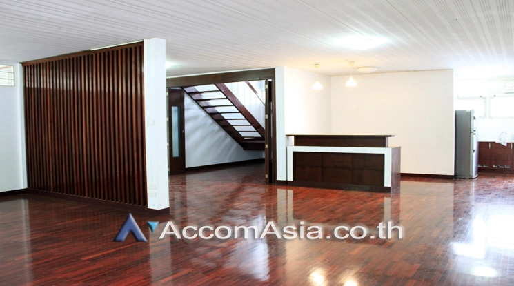 unitCommon Pool, Pet friendly | Private garden house with teak floors near Phra Khanong BTS (2319603)