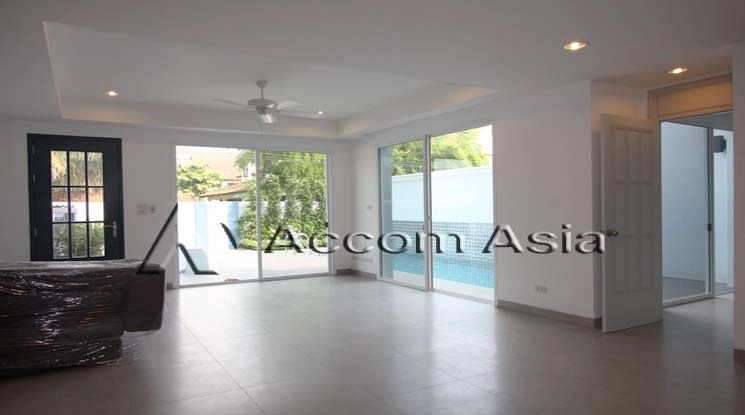  1  3 br House For Rent in Ratchadaphisek ,Bangkok MRT Thailand Cultural Center at Well maintain Compound 1819620