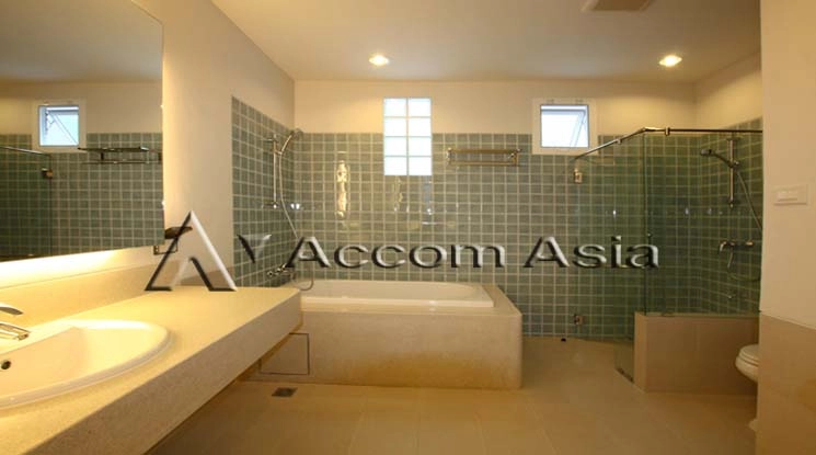 8  3 br House For Rent in Ratchadaphisek ,Bangkok MRT Thailand Cultural Center at Well maintain Compound 1819620