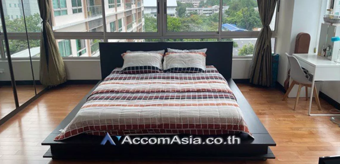  3 Bedrooms  Condominium For Rent in Sathorn, Bangkok  near BRT Thanon Chan (1519659)