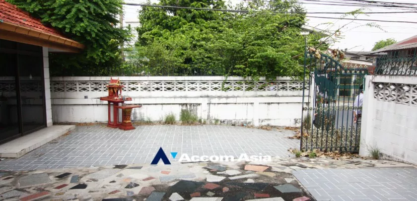  1  2 br House for rent and sale in Sukhumvit ,Bangkok BTS Ekkamai - BTS Phra khanong 2319691