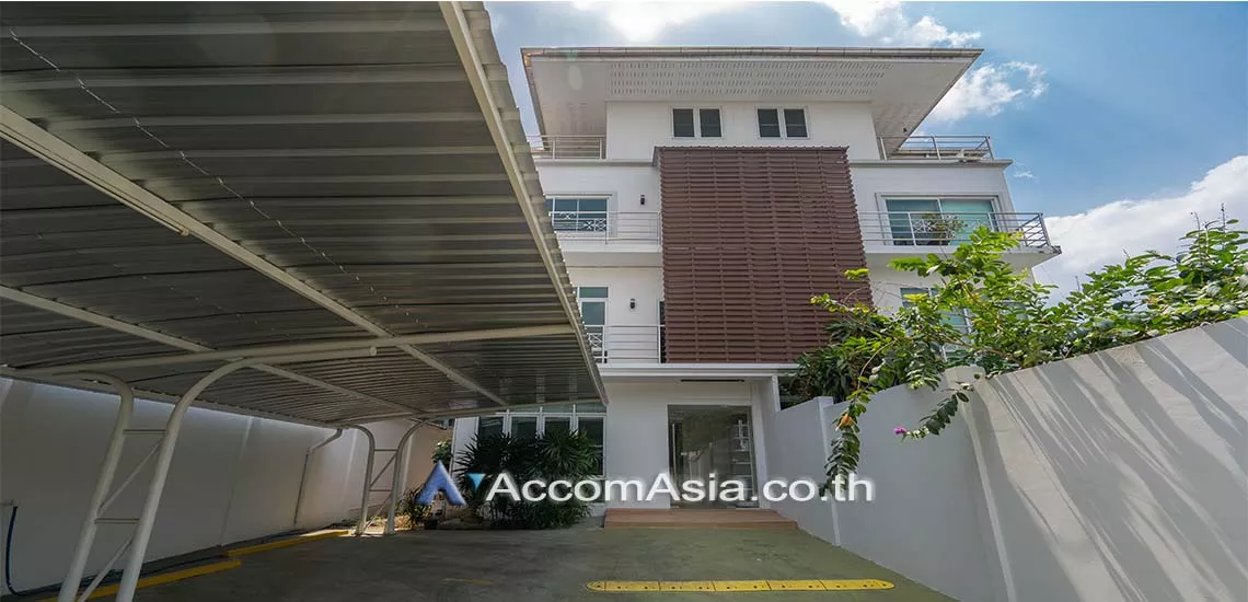 Home Office |  3 Bedrooms  House For Rent & Sale in Sukhumvit, Bangkok  near BTS Ekkamai (1719695)
