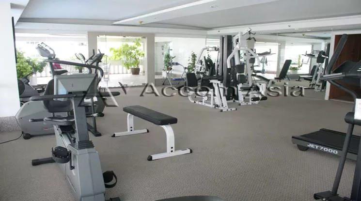 unit 4 Bedrooms  Apartment For Rent in Sukhumvit, Bangkok  near BTS Asok - MRT Sukhumvit (1519710)