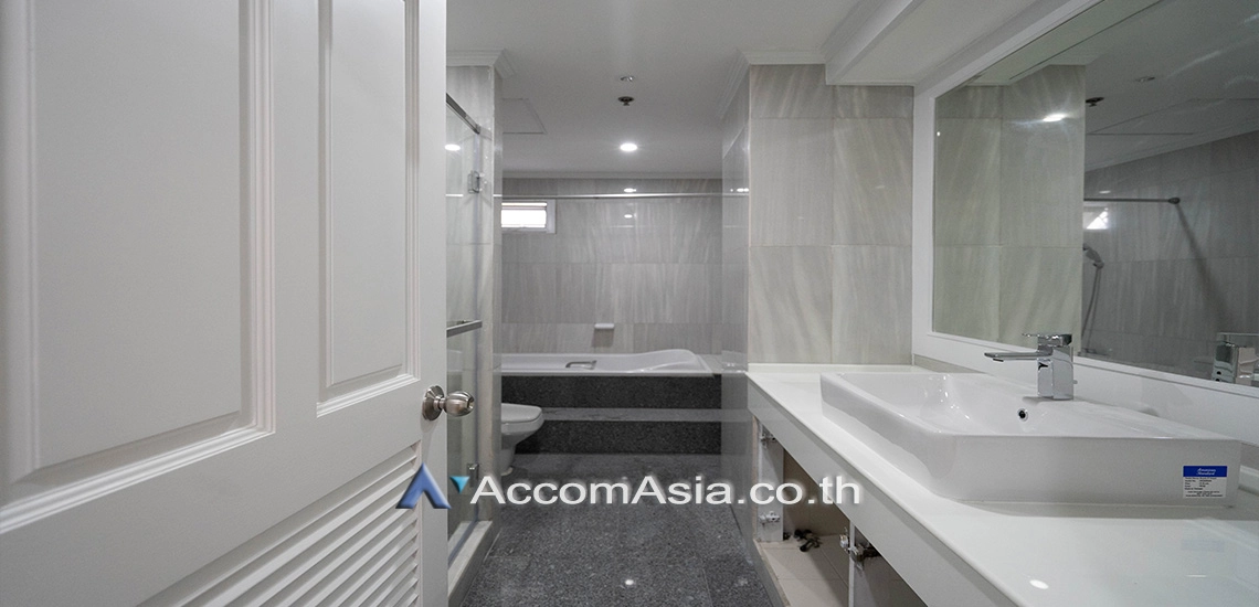 13  4 br Apartment For Rent in Sukhumvit ,Bangkok BTS Asok - MRT Sukhumvit at A Classic Style 1519711