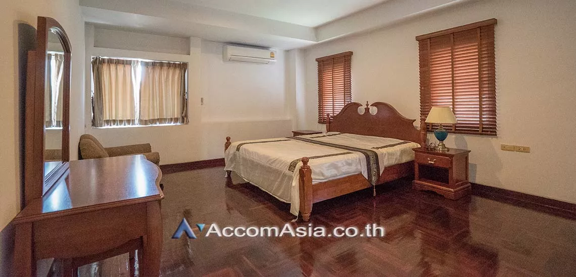6  3 br Apartment For Rent in Sathorn ,Bangkok BTS Chong Nonsi at Low Rised Building 1419727