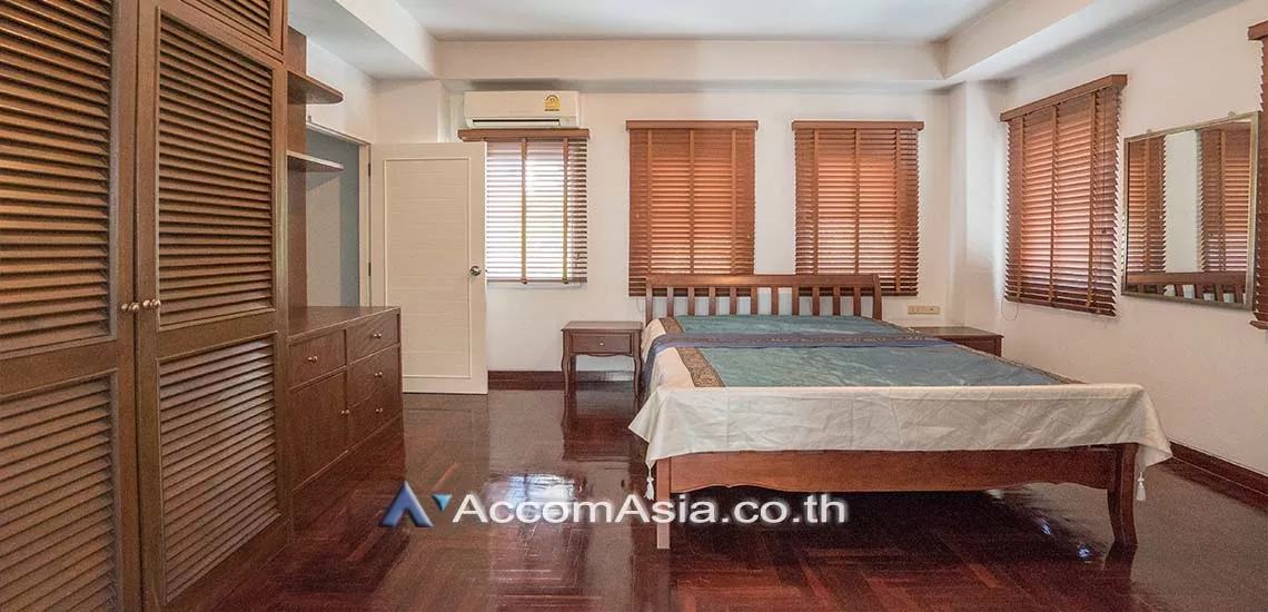 8  3 br Apartment For Rent in Sathorn ,Bangkok BTS Chong Nonsi at Low Rised Building 1419727