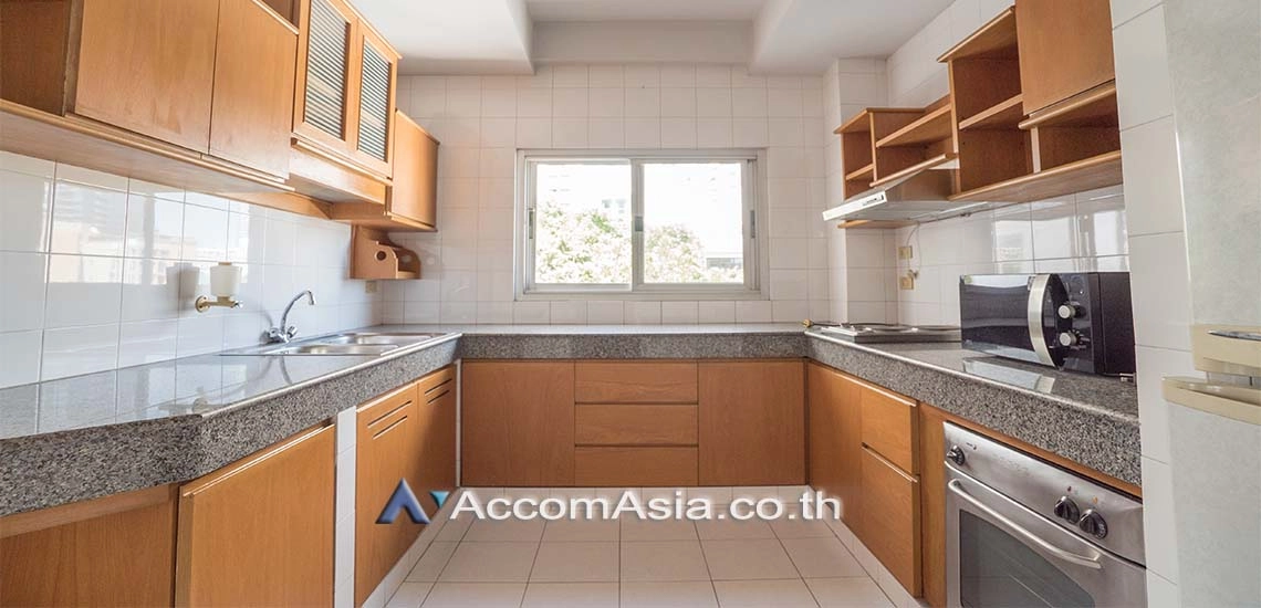 unit 3 Bedrooms  Apartment For Rent & Sale in Sathorn, Bangkok  near BTS Chong Nonsi (1419727)