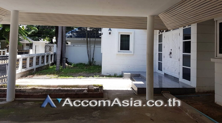 Home Office, Pet friendly |  4 Bedrooms  House For Rent in Sukhumvit, Bangkok  near BTS Thong Lo (50119)