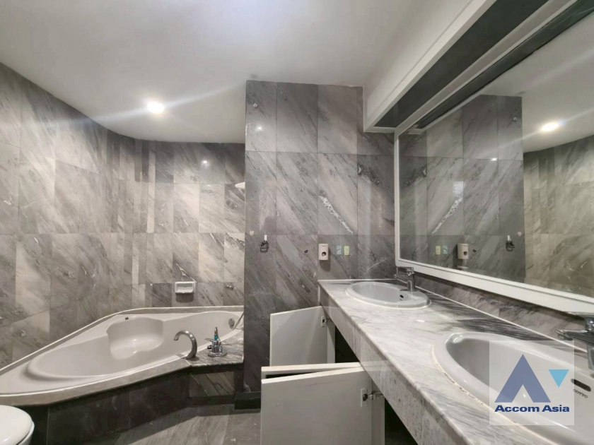 8  2 br Apartment For Rent in Sukhumvit ,Bangkok BTS Nana - MRT Sukhumvit at Private Environment Space 1419820