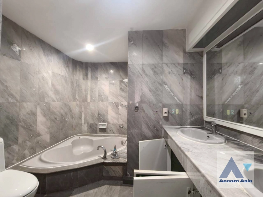 11  2 br Apartment For Rent in Sukhumvit ,Bangkok BTS Nana - MRT Sukhumvit at Private Environment Space 1419820