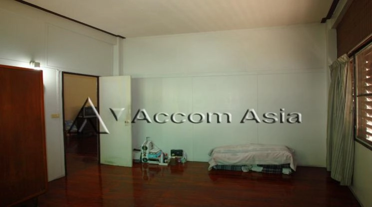 unit 6 Bedrooms  House For Rent in Sukhumvit, Bangkok  near BTS Phrom Phong (2519825)