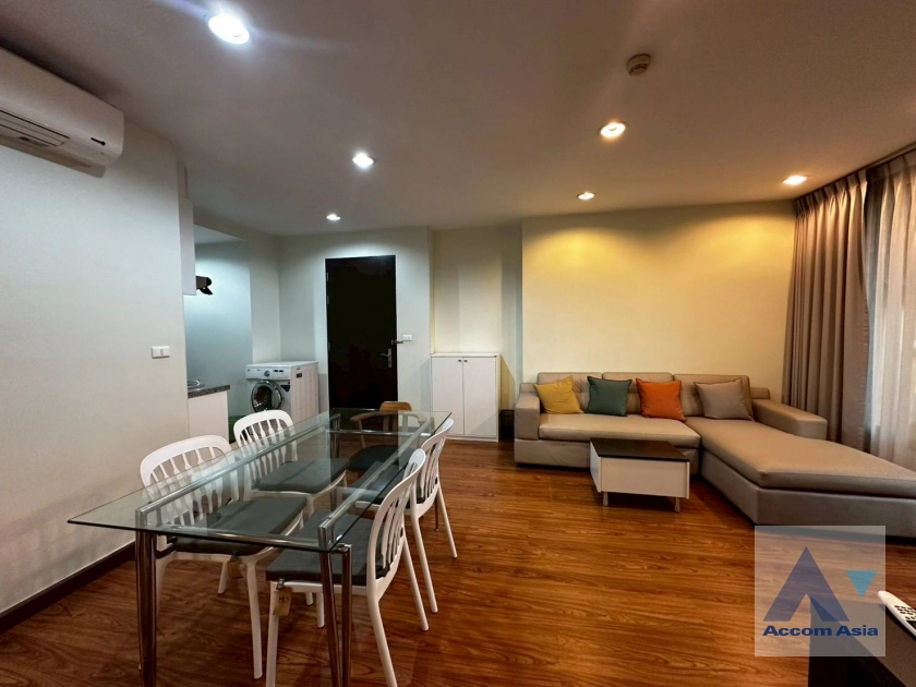 unit 2 Bedrooms  Condominium For Rent & Sale in Sukhumvit, Bangkok  near BTS Ekkamai (1519826)