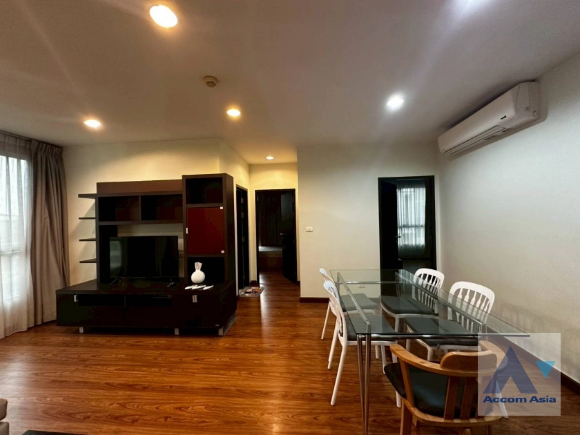 unit 2 Bedrooms  Condominium For Rent & Sale in Sukhumvit, Bangkok  near BTS Ekkamai (1519826)
