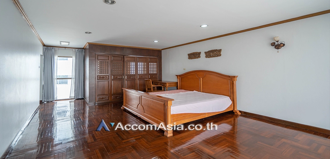 12  3 br House for rent and sale in Rama 3 ,Bangkok BTS Saphan Taksin at Riverside Villa 110167