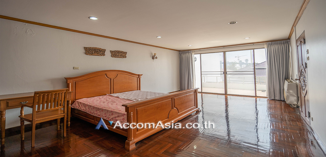 13  3 br House for rent and sale in Charoenkrung ,Bangkok BTS Saphan Taksin at Riverside Villa 110167