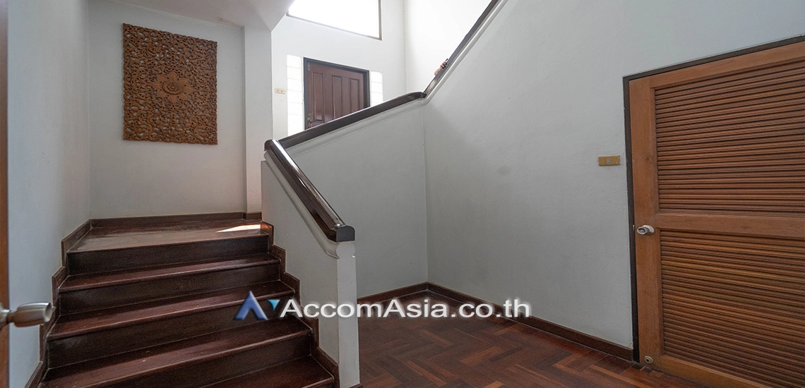 7  3 br House for rent and sale in Rama 3 ,Bangkok BTS Saphan Taksin at Riverside Villa 110167