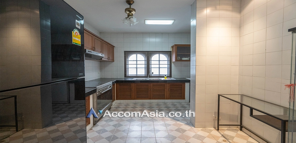8  3 br House for rent and sale in Charoenkrung ,Bangkok BTS Saphan Taksin at Riverside Villa 110167