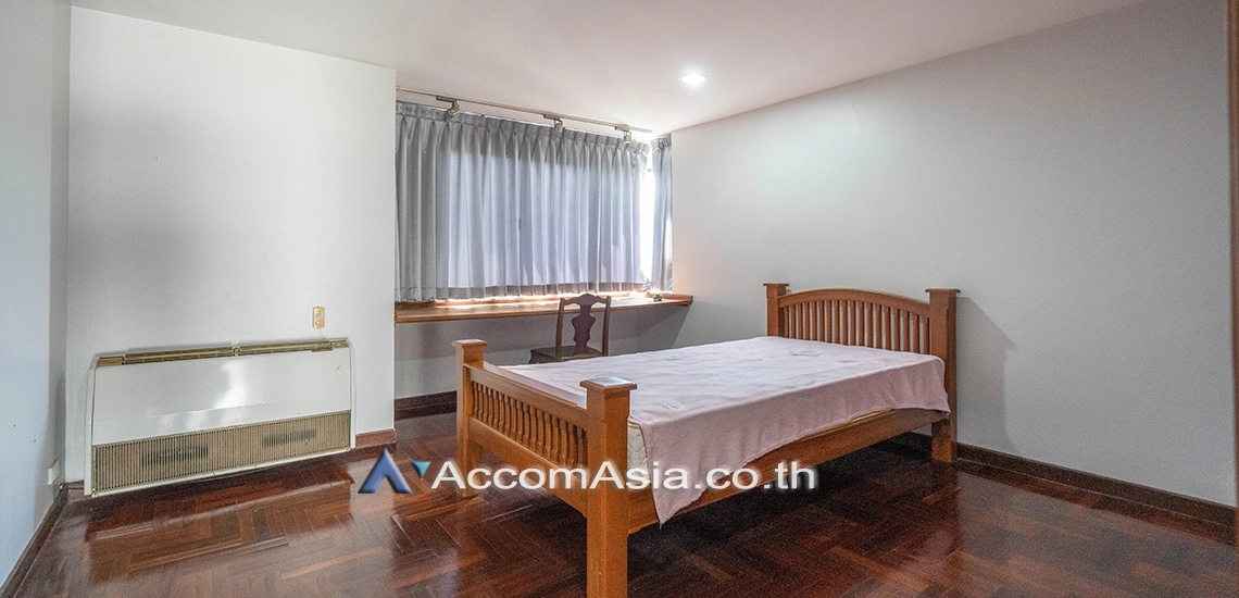 10  3 br House for rent and sale in Rama 3 ,Bangkok BTS Saphan Taksin at Riverside Villa 110167