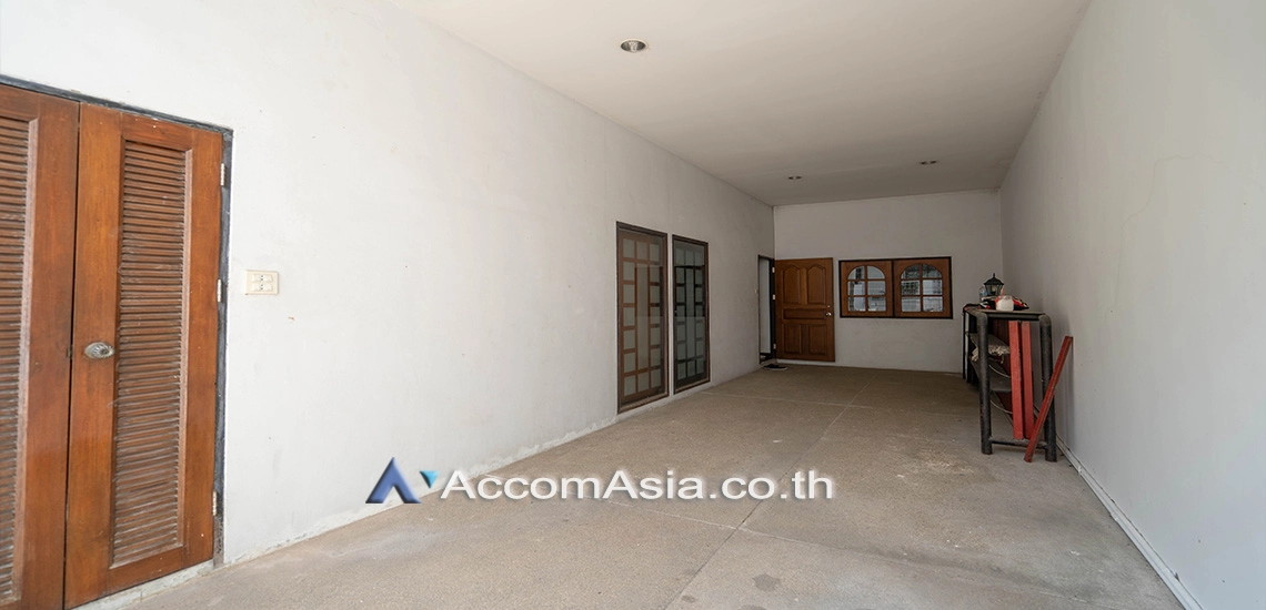 16  3 br House for rent and sale in Charoenkrung ,Bangkok BTS Saphan Taksin at Riverside Villa 110167