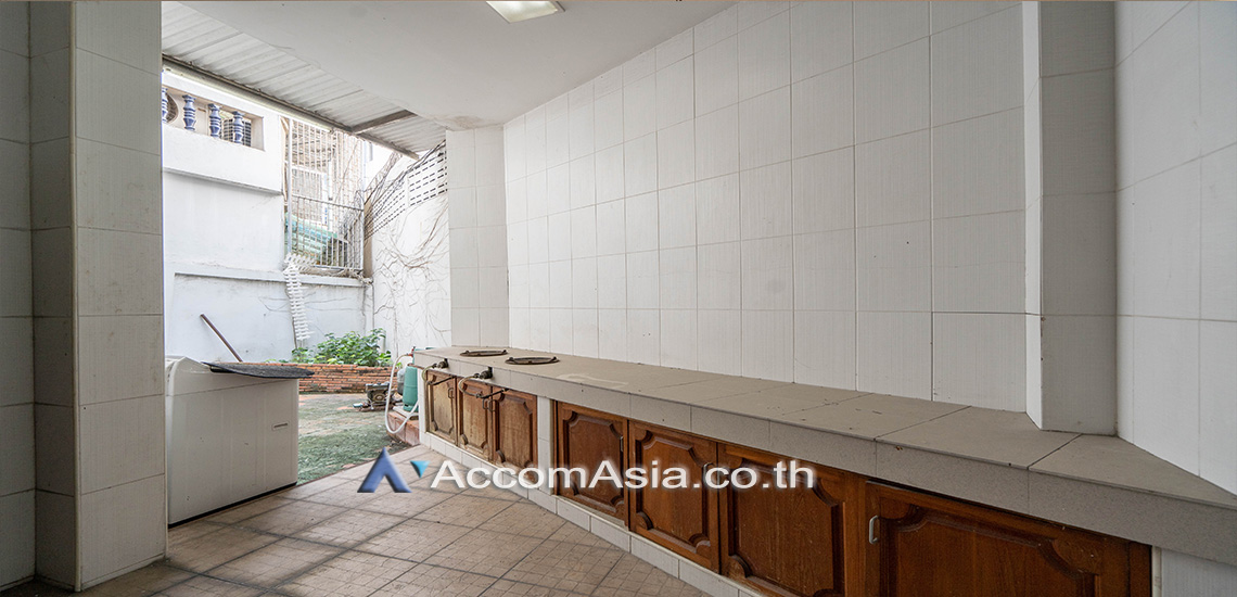 21  3 br House for rent and sale in Charoenkrung ,Bangkok BTS Saphan Taksin at Riverside Villa 110167
