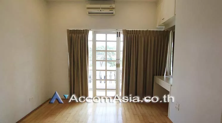 11  4 br Townhouse For Rent in Sukhumvit ,Bangkok BTS Thong Lo at House in garden compound with pool 2519891