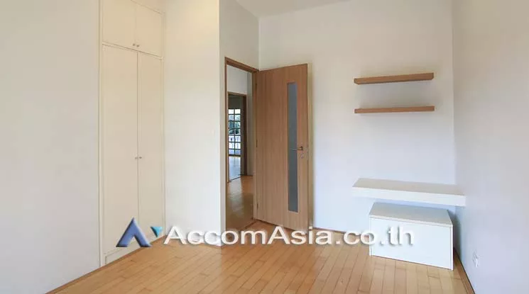 12  4 br Townhouse For Rent in Sukhumvit ,Bangkok BTS Thong Lo at House in garden compound with pool 2519891