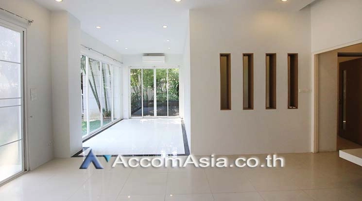  1  4 br Townhouse for rent and sale in Sukhumvit ,Bangkok  at House in garden compound with pool 2519891
