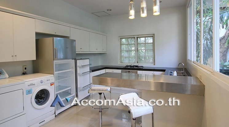 6  4 br Townhouse for rent and sale in Sukhumvit ,Bangkok  at House in garden compound with pool 2519891