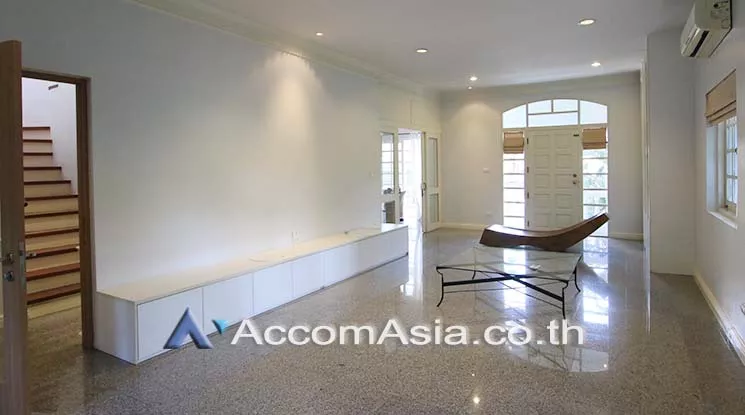 8  4 br Townhouse For Rent in Sukhumvit ,Bangkok BTS Thong Lo at House in garden compound with pool 2519891