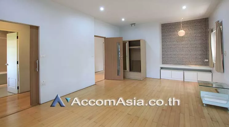 9  4 br Townhouse For Rent in Sukhumvit ,Bangkok BTS Thong Lo at House in garden compound with pool 2519891