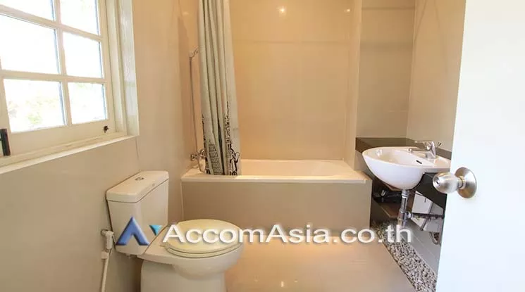 10  4 br Townhouse For Rent in Sukhumvit ,Bangkok BTS Thong Lo at House in garden compound with pool 2519891