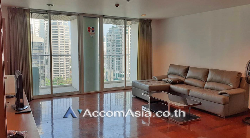 unit 3 Bedrooms  Condominium For Rent in Ploenchit, Bangkok  near BTS Chitlom (20763)